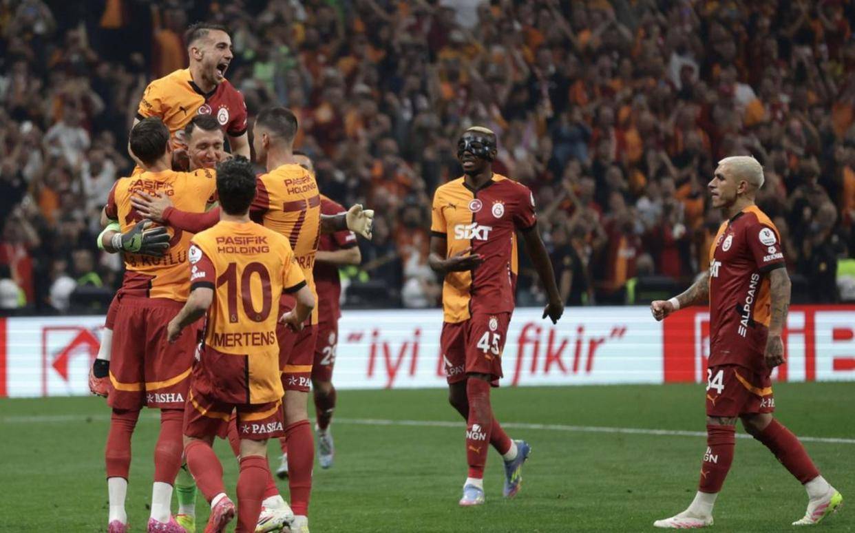 包含利物浦成功逆转，将对阵意甲球队尤文图斯的词条